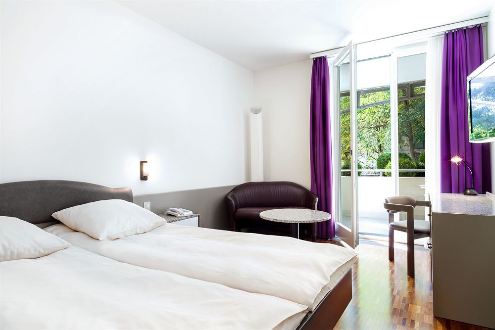 Hotel Fly Away Kloten Bagian luar foto