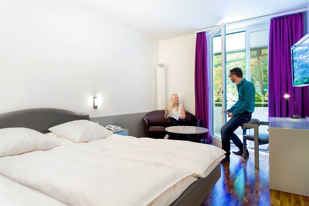 Hotel Fly Away Kloten Bagian luar foto
