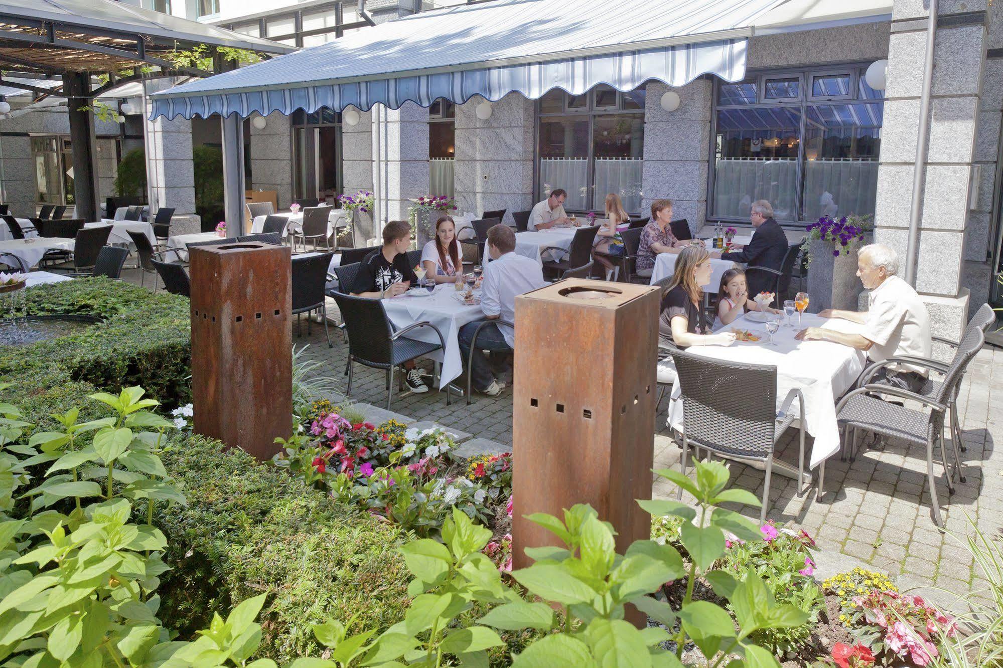 Hotel Fly Away Kloten Bagian luar foto