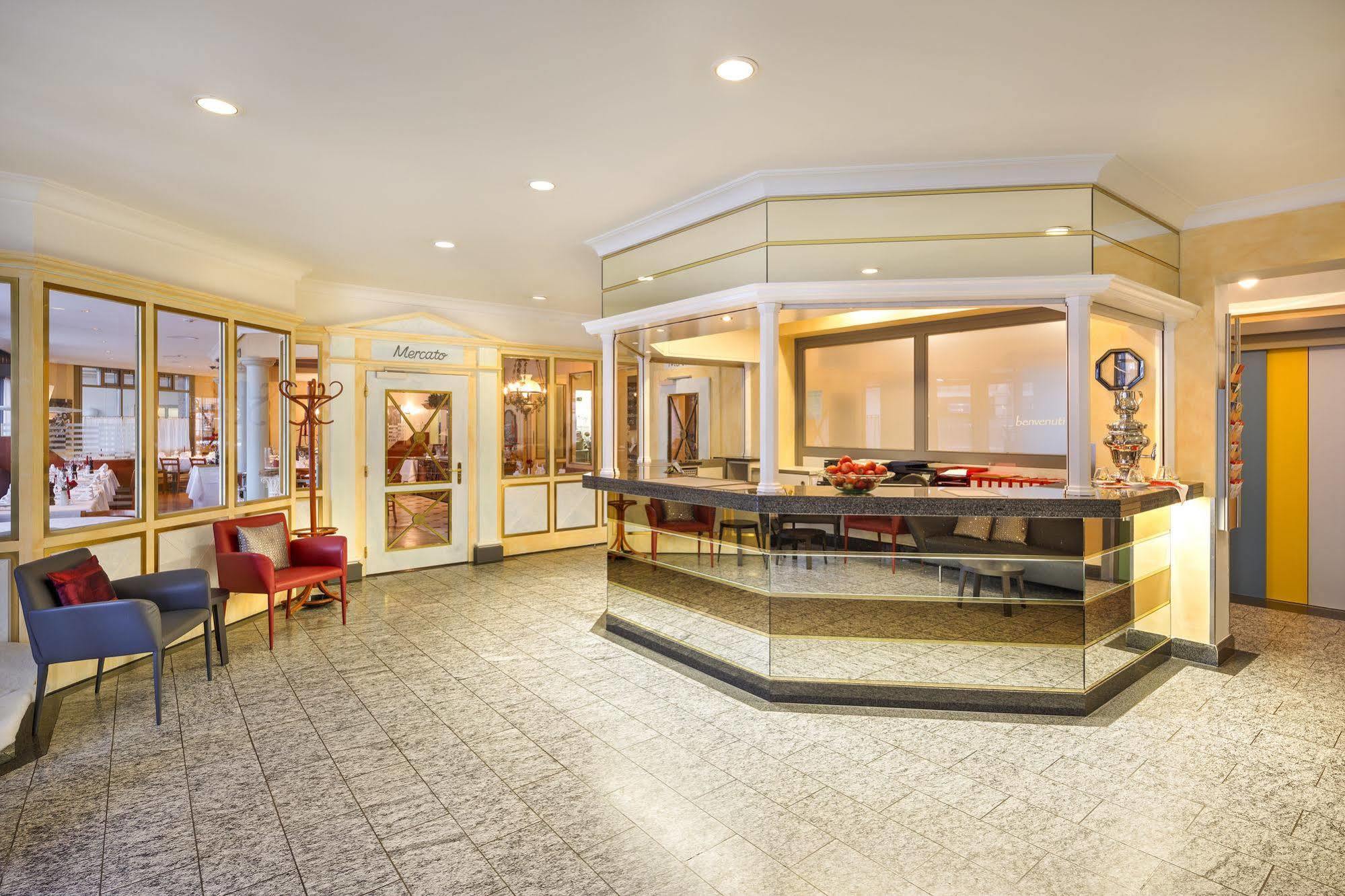 Hotel Fly Away Kloten Bagian luar foto